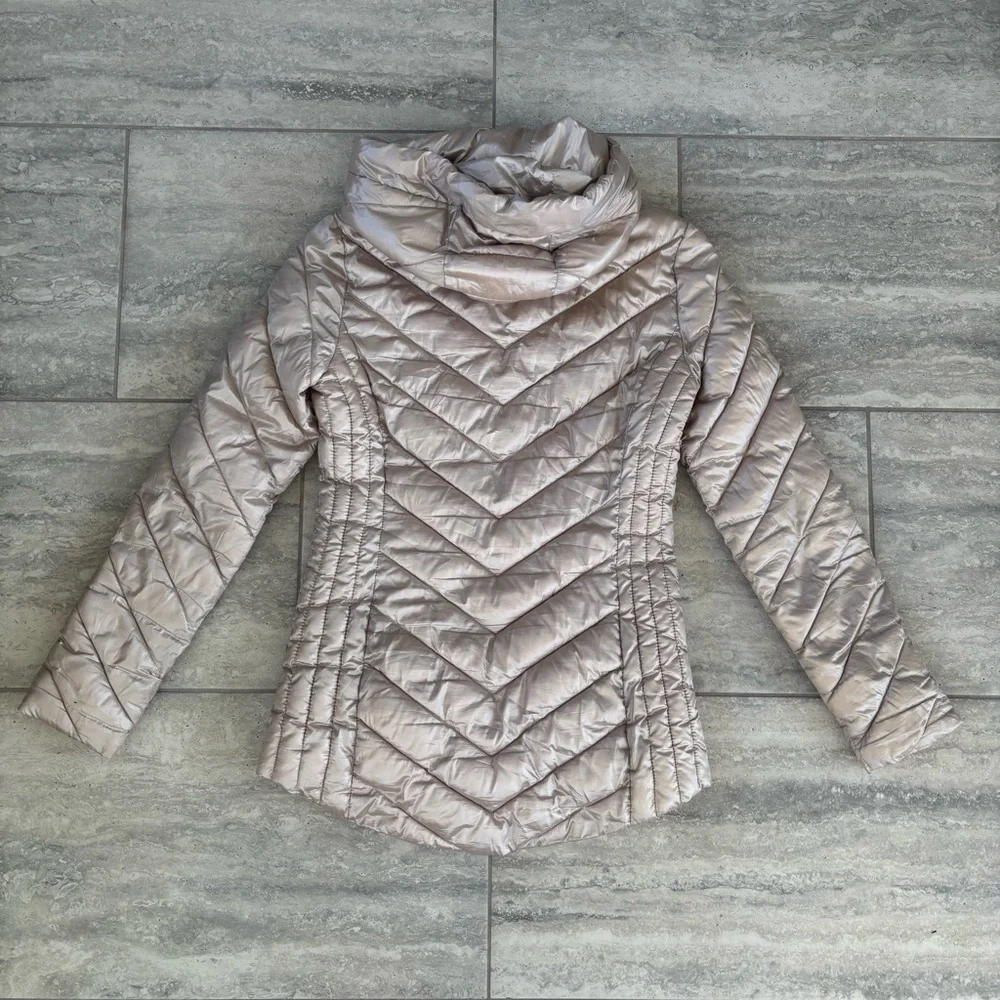 Women's Quilted Hooded Jacket Beige zip removable hood‎ size Small lightweight